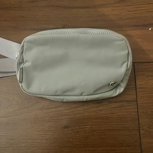 lululemon everywhere belt bag